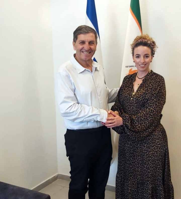 ראש המועצה דני עטר עם הגב' עידית סילמן השרה לאיכות הסביבה